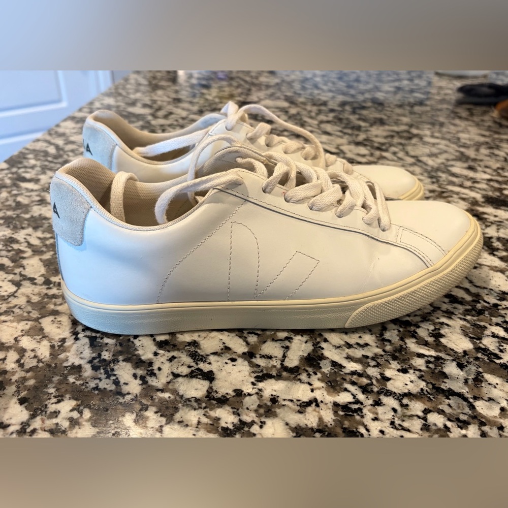 VEJA Esplar Leather Logo Sneakers